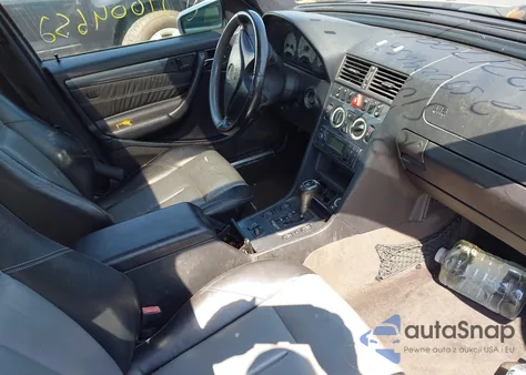 2000 Mercedes-Benz C 230 Kompressor из США, поврежденный, VIN WDBHA24G8YA842768